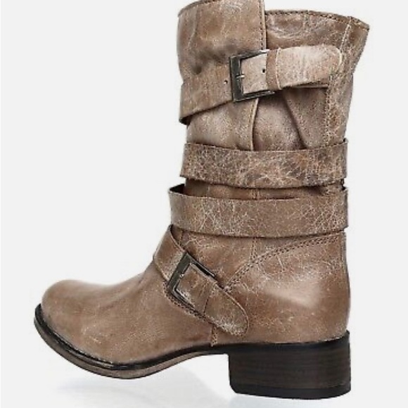✨HP✨Steve Madden Brewzzer distressed leather boots - Picture 3 of 10